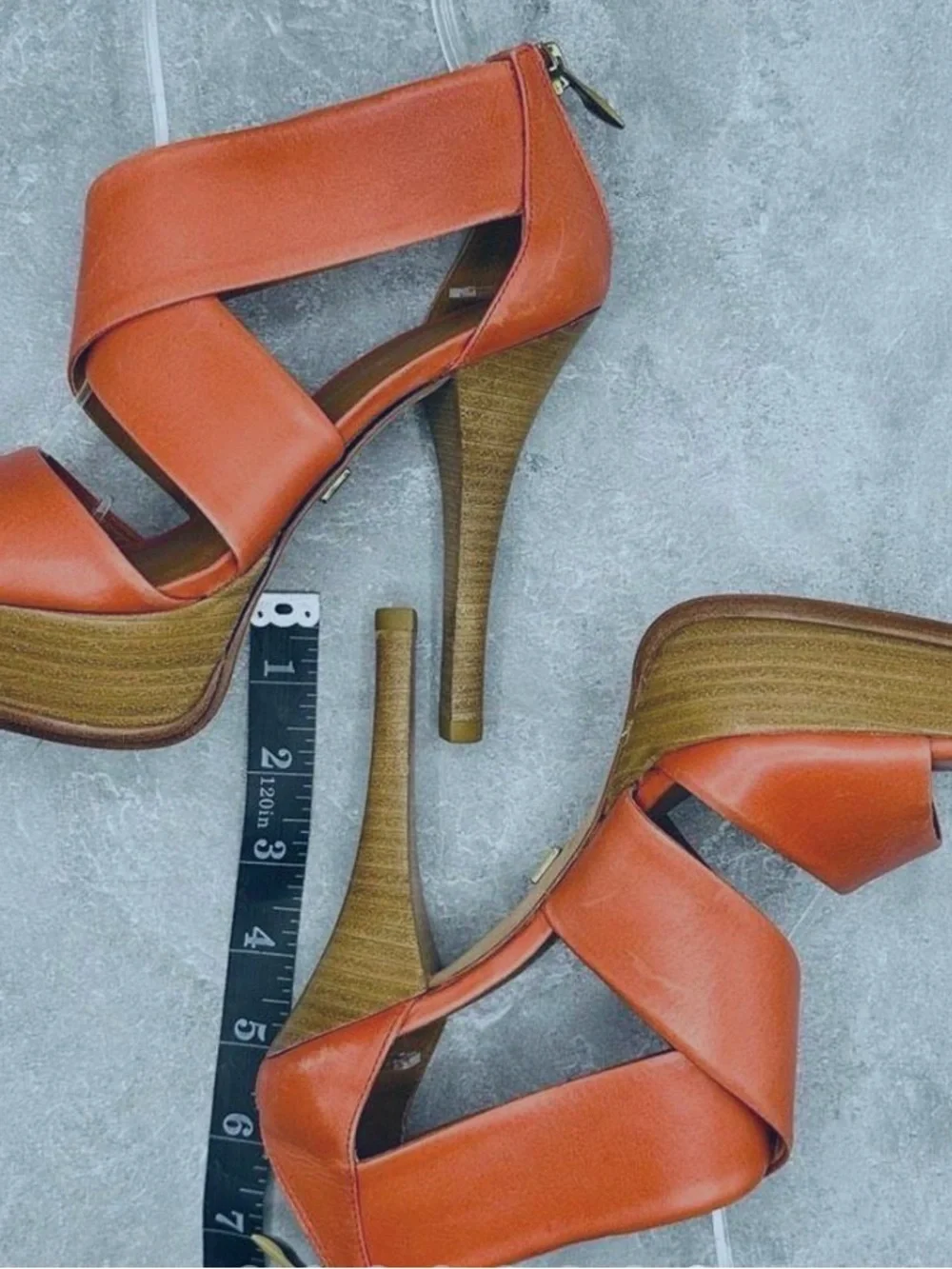 Pour La Victoire Tifara red-orange crisscross platform sandals New 9